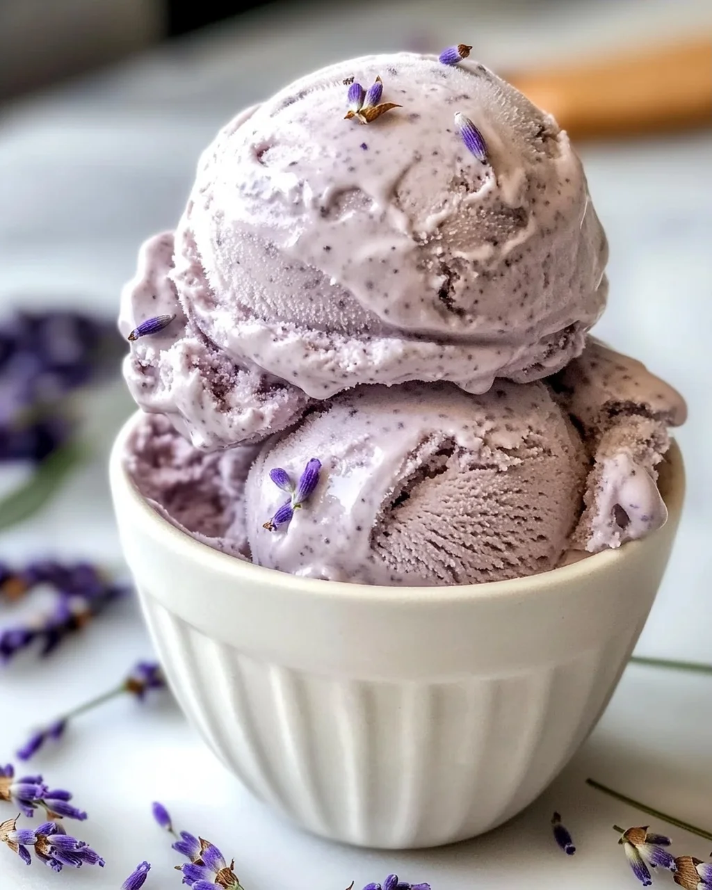 Lavendel Earl Grey Eiscreme selbstgemacht ohne Eismaschine