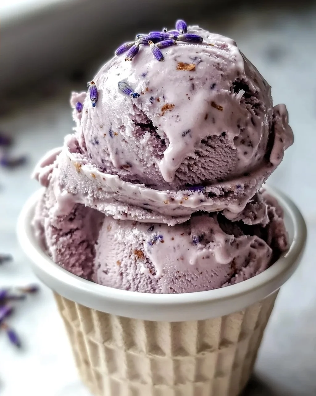 Lavendel Earl Grey Eiscreme selbstgemacht ohne Eismaschine